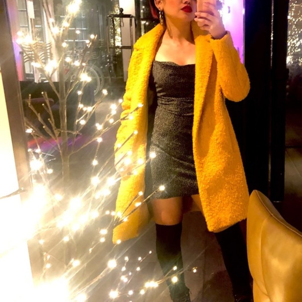 Sleek, mini dress, perfect for a night out!